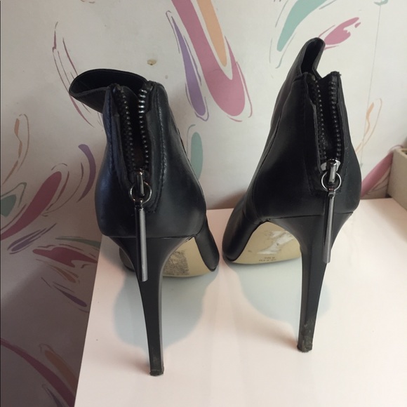 Shoes - Picture 3 of 4